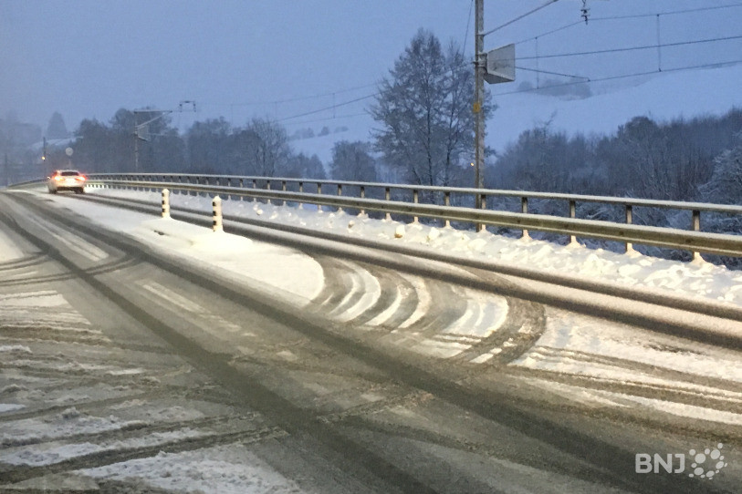 Les routes de la région sont particulièrement glissantes ce lundi