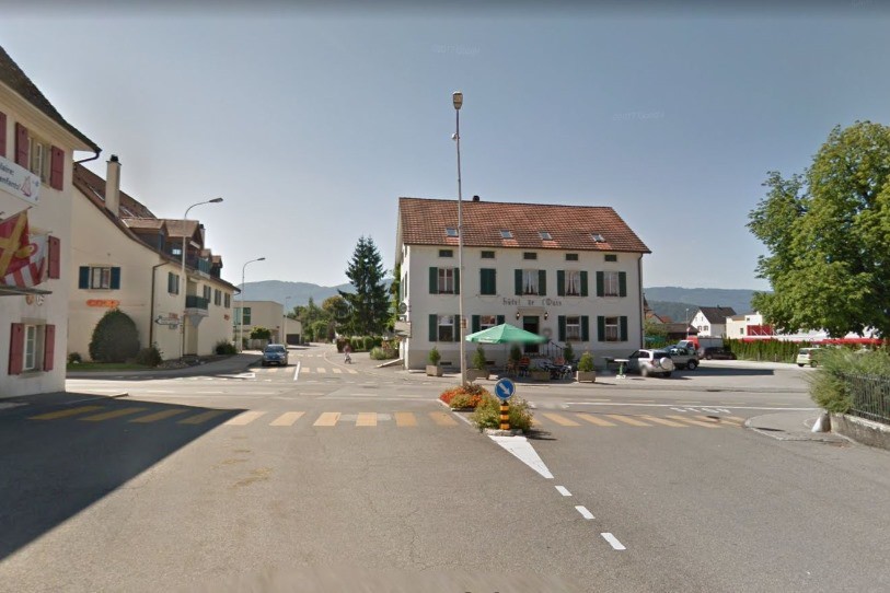 Un giratoire devrait voir le jour dans ce carrefour de Courroux (photo : Google Maps).