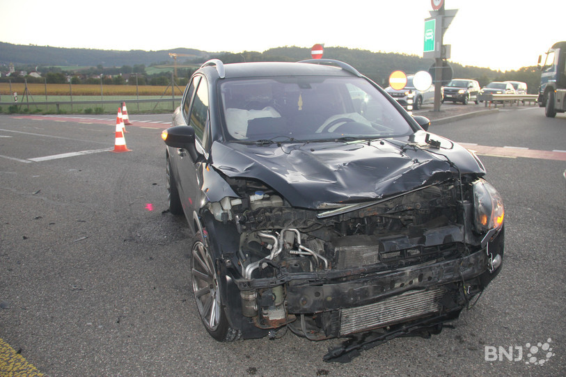 Une voiture a percuté un motard jeudi matin entre Glovelier et Boécourt. (Photo : Police cantonale jurassienne).