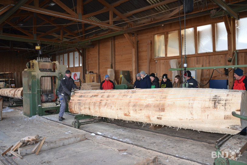 La scierie Paul Rais à Courcelon a accueilli des apprentis forestiers-bûcherons, menuisiers et charpentiers.