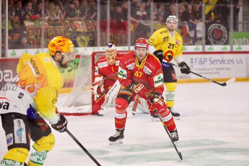 Marco Maurer et le HC Bienne n'ont pas réussi à décrocher une deuxième victoire consécutive. (Crédits photo: Damien Carnal) 