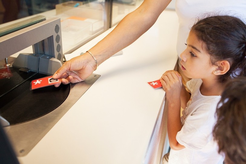 La Carte Culture s'adresse autant aux enfants qu'aux adultes (image: Caritas Jura).