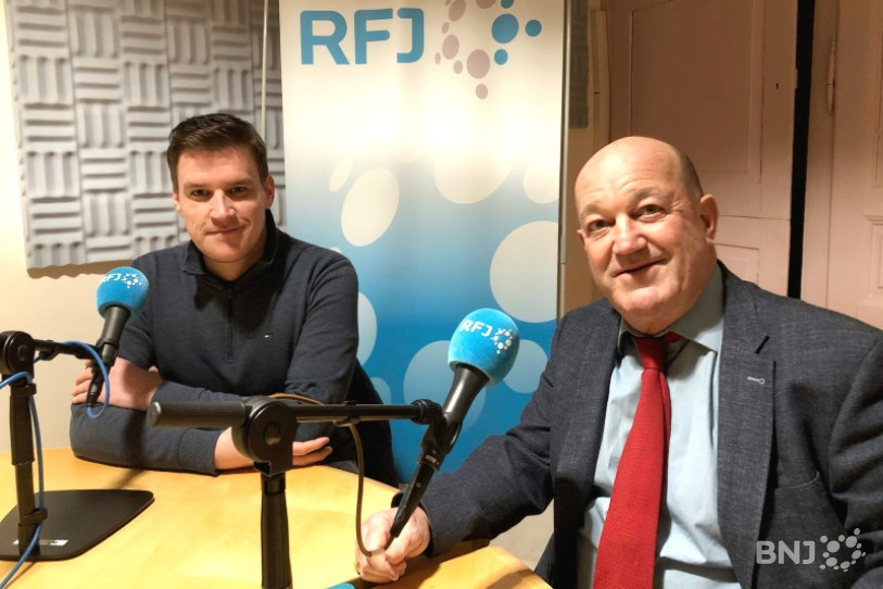 Les députés socialiste Loïc Dobler (à gauche) et libéral-radical Alain Schweingruber ont apporté leur vision des réformes de l'Etat jurassien dans un vrai débat gauche-droite.