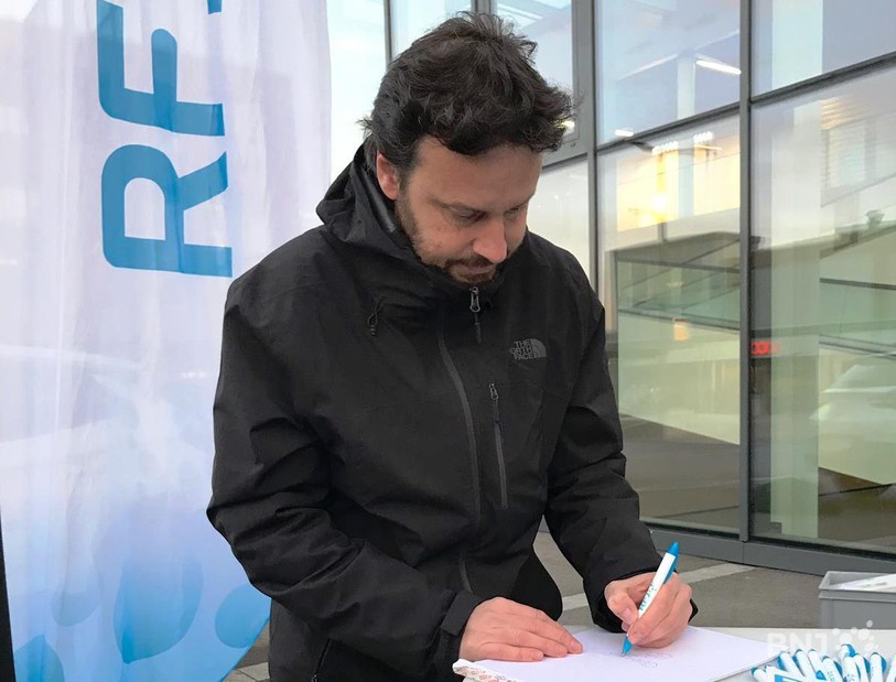 Pitch Comment réalisant le défi lancé par Cyprien Lovis de faire un dessin pour les 35 ans de RFJ