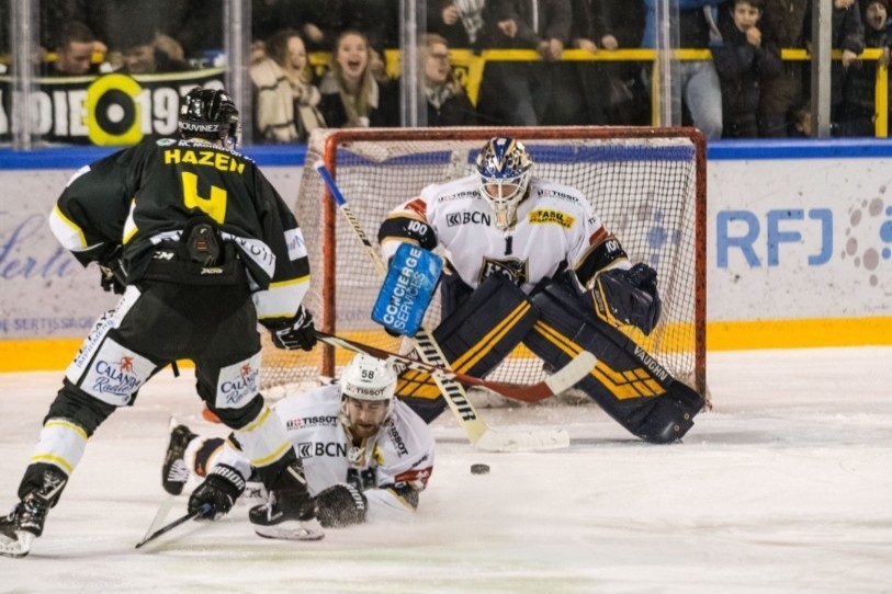 Jonathan Hazen et Tim Wolf seront coéquipiers la saison prochaine. 