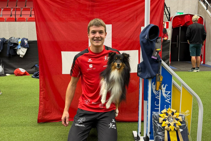 Simon Tabourat et le jeune Shetland Lewis, rois de l'agility. (Photo : Simon Tabourat.)