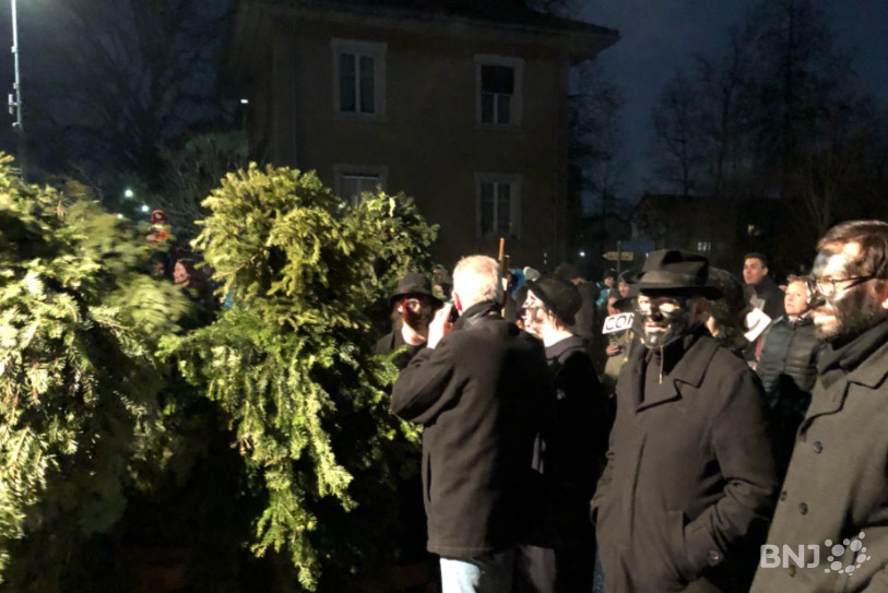 Le maire du Noirmont Claude Kilcher et le ministre jurassien Martial Courtet ont pris part aux festivités des Sauvages.