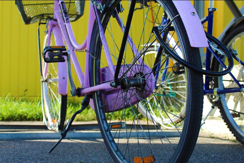 Le Gouvernement jurassien ne prévoit pas de nouvelles mesures pour favoriser l’apprentissage du vélo à l’école. (Photo libre de droits : illustration.)  