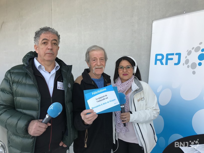 Aloïs, le mari de notre gagnante Bernardette, a reçu la Fiat 500 au nom de son épouse, absente pour des raisons de santé