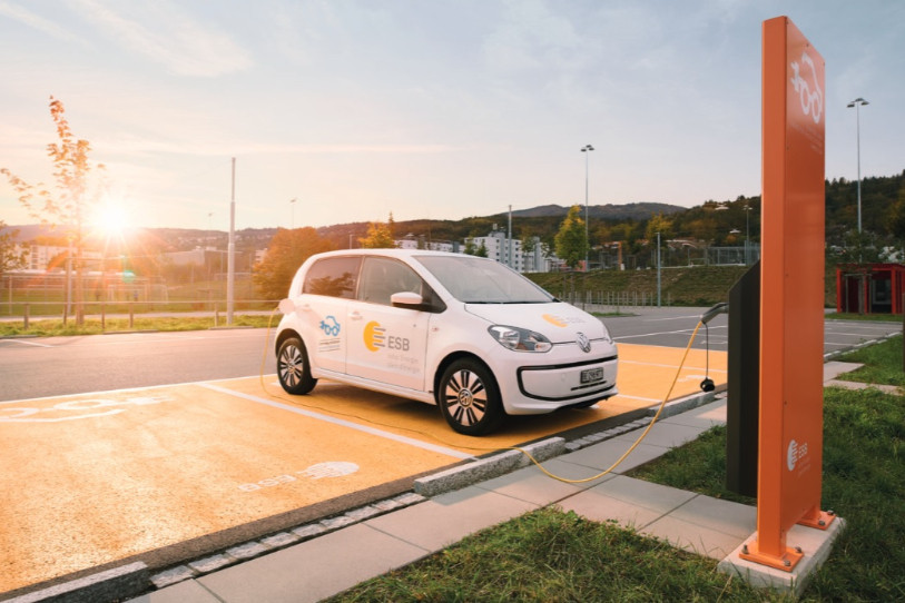 ESB possède 18 stations de recharge à Bienne. (Photo: ESB)
