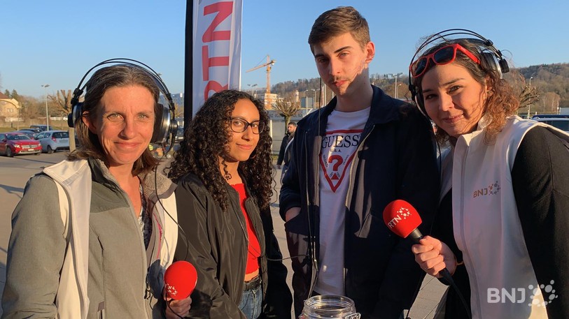 Merlind et Stefania, nos joueurs posent entre Armelle et Noemy