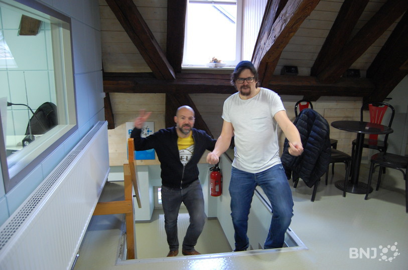 Greg et Cédric, nos techniciens fiers, flous et épuisés