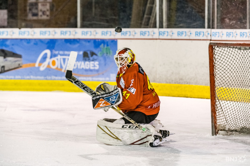 Thomas Hentzi et la défense du HCFM ont subi les assauts bernois.