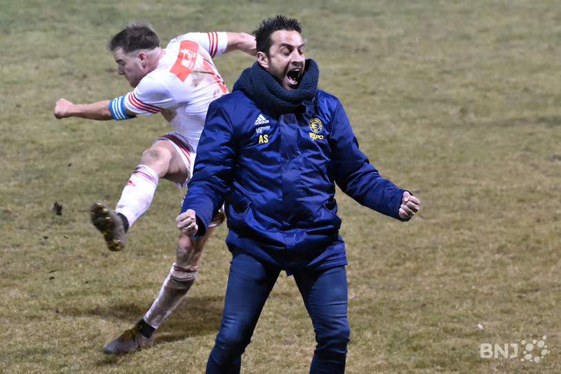 Anthony Sirufo laisse enfin éclater sa joie après 7 matches sans victoire.