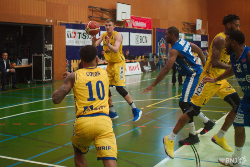 Un match haletant et serré pour les Neuchâtelois face aux Riviera Lakers.