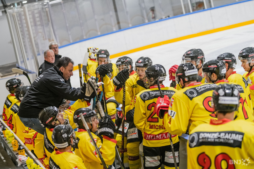 Fabrice Dessarzin et le HC Franches-Montagnes ont tout tenté mardi soir à Lyss mais ça n'a pas passé pour la formation jurassienne (photo : archives).