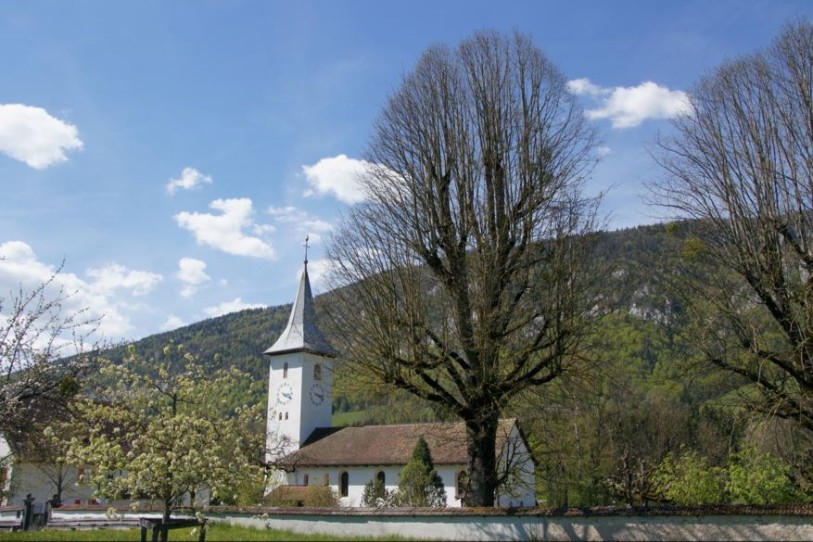 L'église St-Martin de Grandval (photo : par8.ch) 