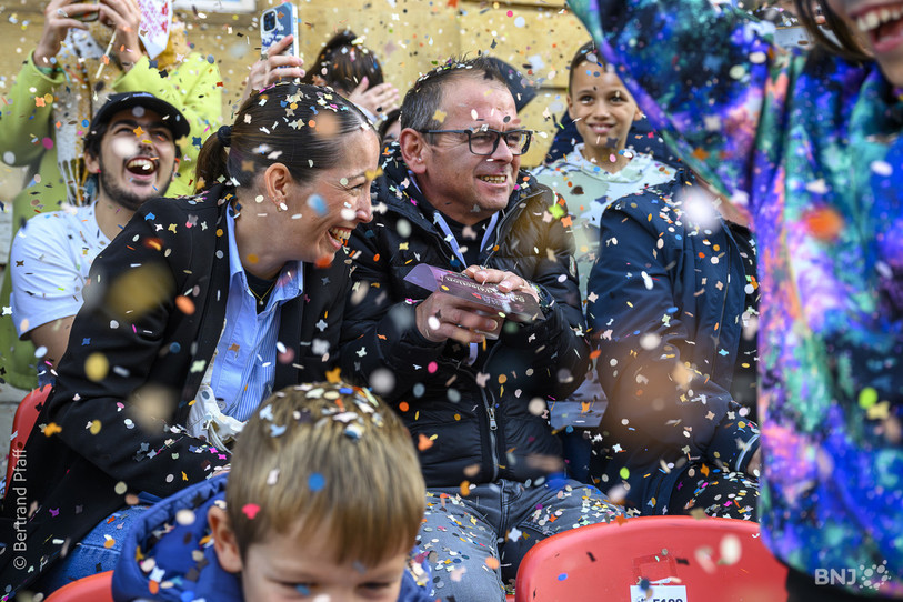 Aucun événement grave n'est venu entacher la bonne humeur qui régnait à la Fête des vendanges ce week-end à Neuchâtel. (Photo: Bertrand Pfaff).