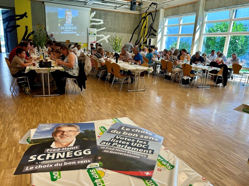 L'UDC Jura a lancé sa campagne le 7 septembre à Moutier où ses sympathisants ont partagé un repas à la Sociét'halle.