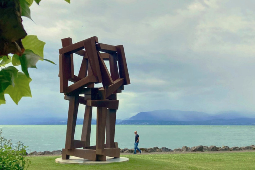 La sculpture de Jedd Novatt prévue à Saignelégier (ici une œuvre de l'Américain à Rolle) fait face à deux oppositions. (Photo tirée du site de Jedd Novatt).