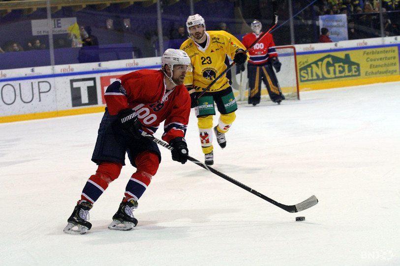 Chaux-de-Fonniers et Bernois s'étaient rencontrés la dernière fois en championnat lors du match du centenaire du HCC le 2 février. (Photo: archives Enrico Quaranta)