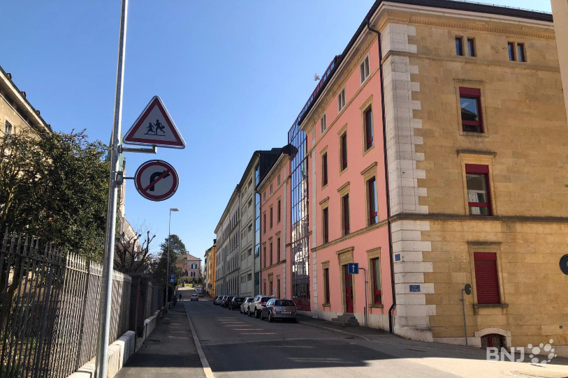 L'un des trois panneaux a été installé à la rue Agassiz.