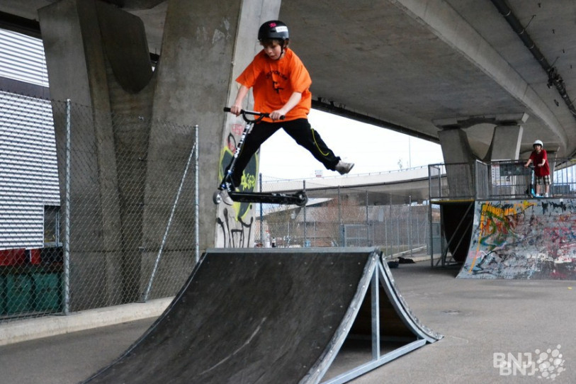 Comme ici à Delémont, le skatepark pourrait prendre place sous un pont routier à Porrentruy. (photo archives)