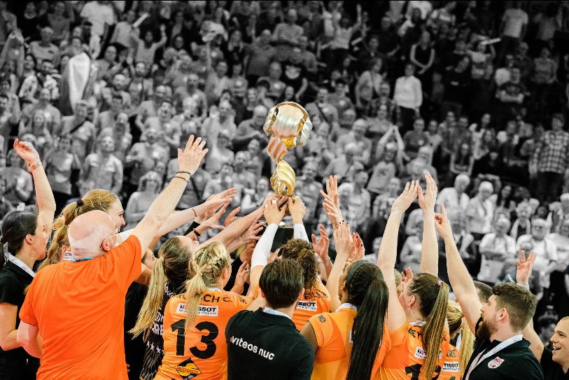 Après avoir remporté la Supercoupe en début de saison et la Coupe de Suisse à la fin du mois de mars, les filles du NUC ont l'occasion de décrocher un troisième titre cette saison : celui de championnes de Suisse. (photo : archives)