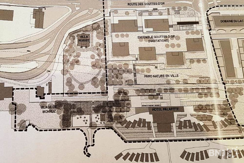 Dans le plan de situation transmis aux commissaires, on distingue clairement que le sud de la Villa Perret sera aménagé en plage publique.