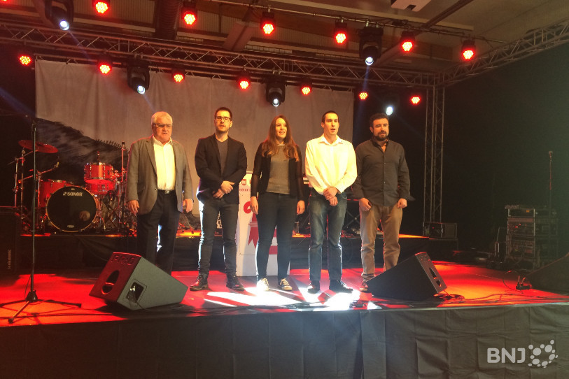 La partie officielle s’est terminée par la traditionnelle Rauracienne entonnée ici par les orateurs de la 55e Fête de la jeunesse jurassienne. 