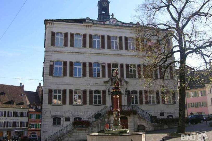 Le Conseil communal de Delémont veut soutenir les commerçants locaux (image d'illustration).