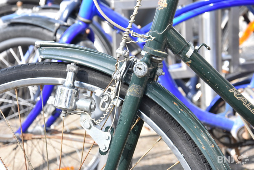 Les vélos sont réparés et repeint avant d'être revendus.
