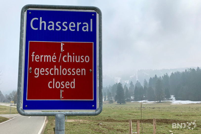 Lors de la belle saison, le trafic routier est toujours plus important à Chasseral. Des mesures d'accompagnement sont à l'étude pour limiter le trafic.