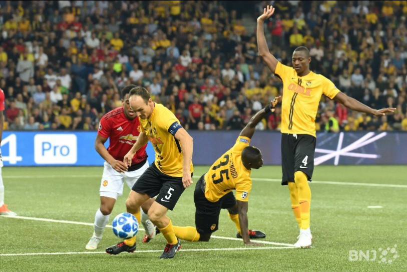 Steve von Bergen aura attendu sa dernière saison dans l'élite pour découvrir la Ligue des Champions (ici face à Manchester United).