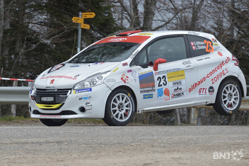Sacha Althaus, ici au volant de sa Peugeot, et les autres pilotes ne s'affronteront pas sur les routes jurassiennes cette année. (Photo : Georges Henz/archives).