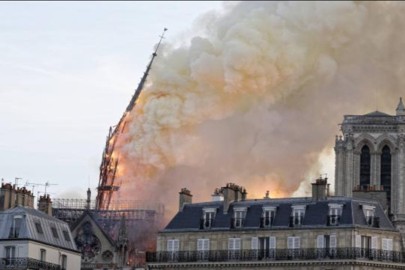 La flèche de Notre-Dame de Paris n'a pas résisté à l'incendie.