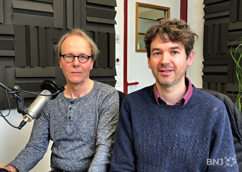 Ueli Loscher (à gauche) et Evan Metral dans les studios RTN
