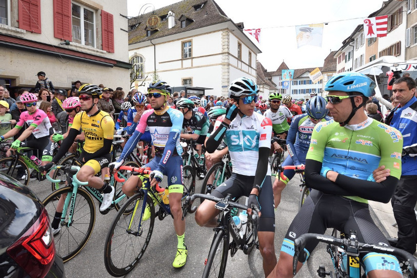 Les meilleurs cyclistes de la planète n'auront pas la chance de rouler sur les routes suisses cette année (photo : archives/Georges Henz).