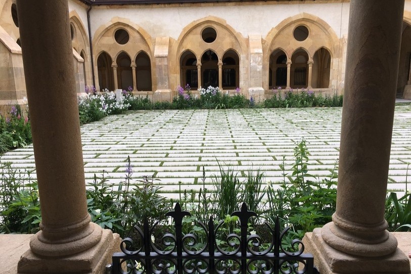 Le cloître de la Collégiale dans sa configuration actuelle. (photo: archives)
