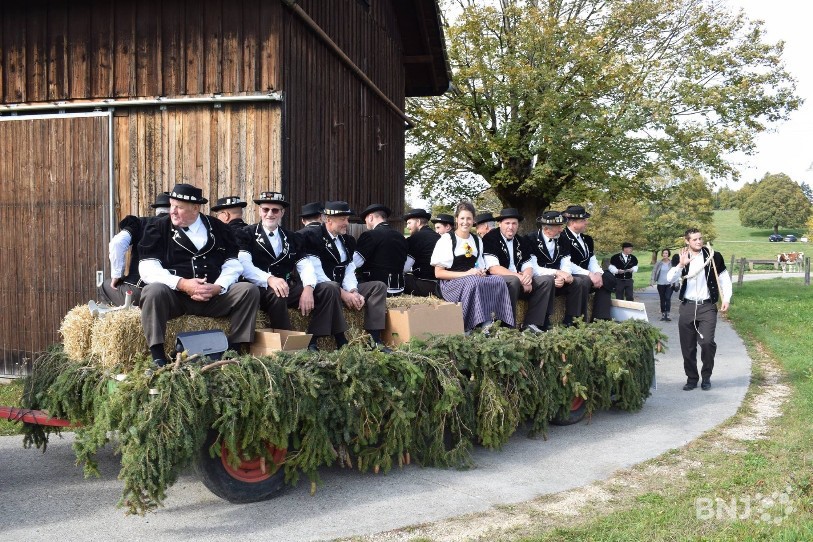 Le Jodler-Club Mont-Soleil accueille des femmes dans ses rangs depuis 2011 et compte aujourd'hui cinq chanteuses (photo: Jodler-Club Mont-Soleil).