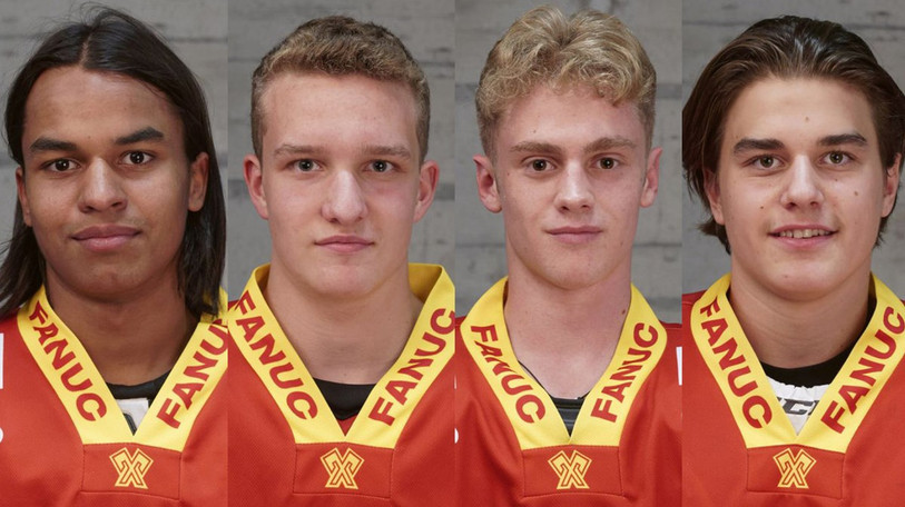De gauche à droite : Noah Delémont, Elvis Schläpfer, Jérémy Zürcher et Noah Patenaude. (Photo : ehcb.ch)