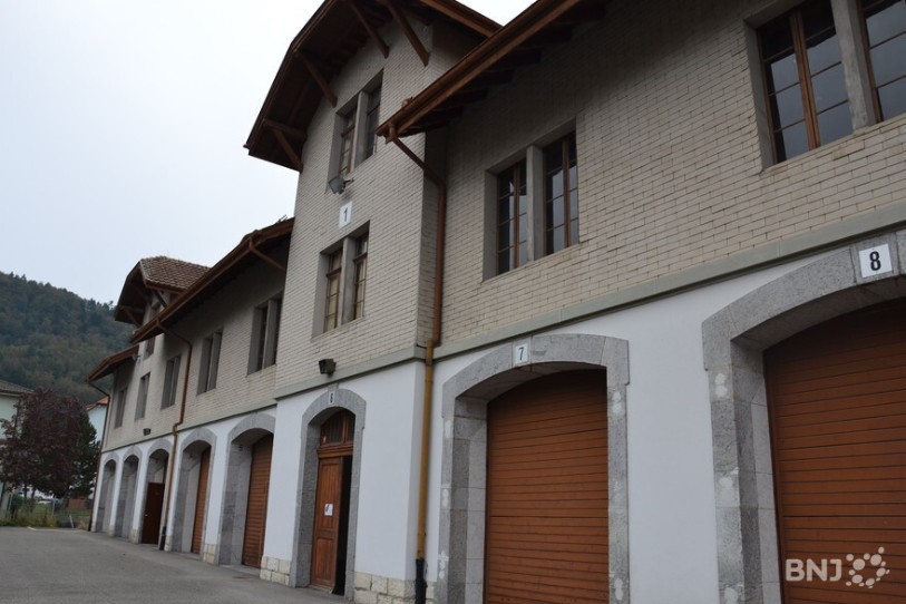 La cérémonie s'est déroulée samedi aux anciens arsenaux de Tavannes. Les lieux sont actuellement en chantier. L’Eglise évangélique mennonite prévoit notamment d'en faire un lieu de culte (photo : archives).