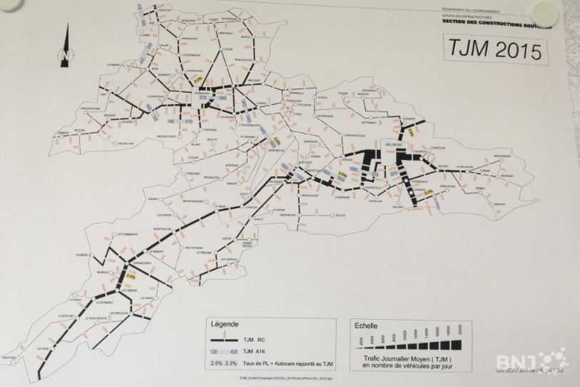 Plus la route est représentée par un trait épais, plus le trafic journalier y est important (source: Service des infrastructures).