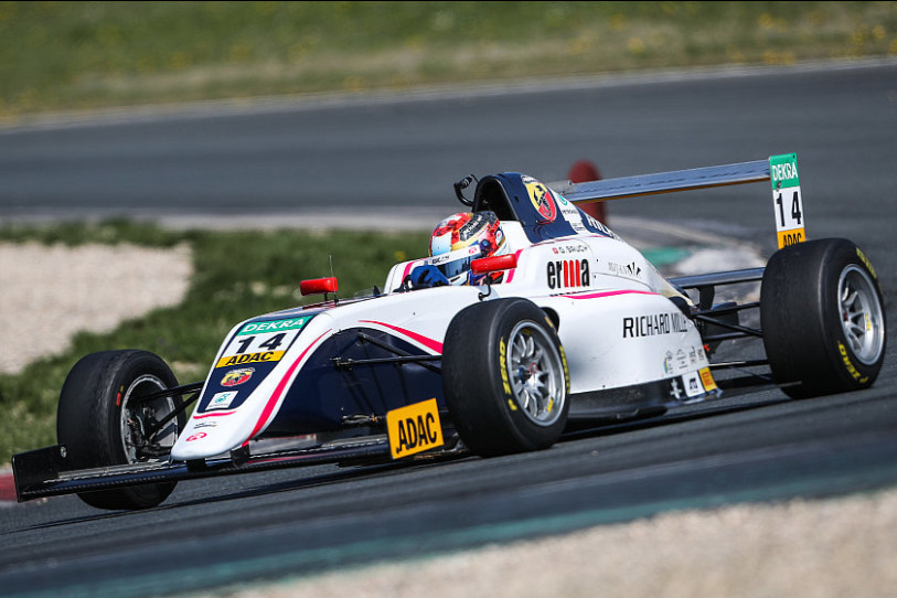 Grégoire Saucy au volant de sa monoplace R-ace GP (photo : archives, ADAC Formel 4).