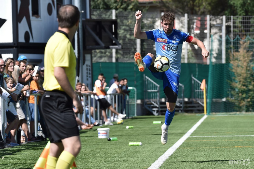 Nolan Erard et ses coéquipiers du FC Bassecourt ont dû s'arracher samedi après-midi à Bâle pour faire face à la lanterne rouge (photo : archives).