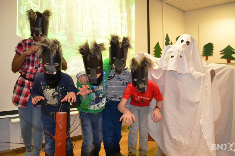 « La nuit du loup » avait mobilisé plus de 400 élèves et une quarantaine d’enseignants de l’école primaire de Porrentruy en 2016. (Photo : archives).