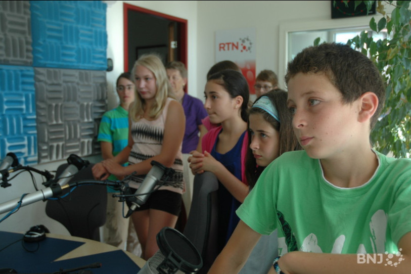 En 2013, le Passeport-Vacances est venu visiter les locaux de la radio. (Photo : archives)