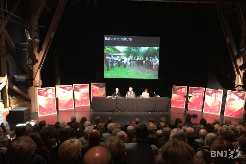 Une foule dense est venue assister à la présentation de la 22e édition des Jardins musicaux, jeudi soir à Cernier. 