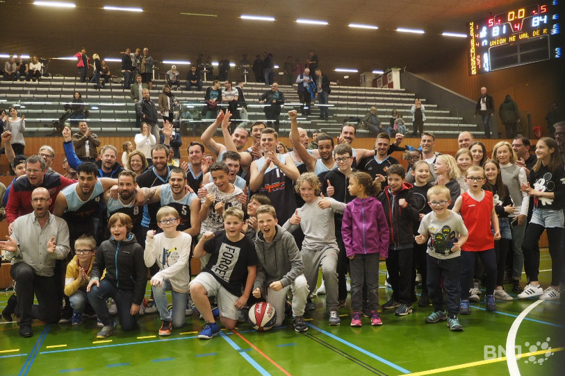 Les Vaudruziens ont communié avec les enfants après la victoire.