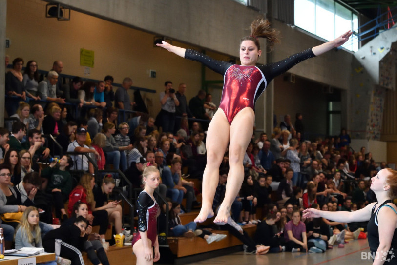 Chloé Wermeille, championne jurassienne en C7, dans ses oeuvres. (Photo: Georges Henz)